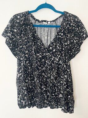 GAP XL Black White Ditzy Floral Blouse Short Sleeve V Neck Lightweight Top